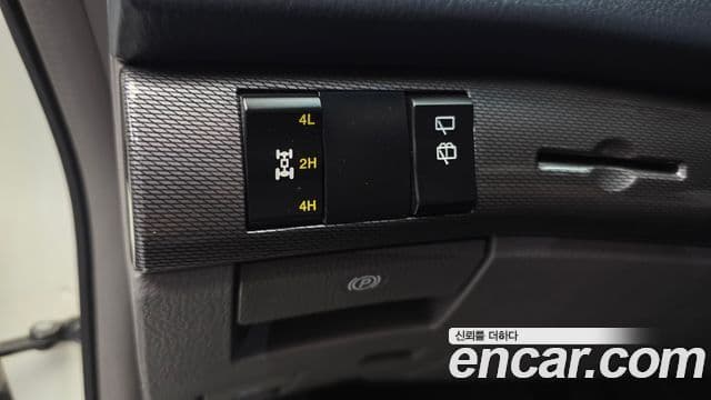 KG모빌리티(SsangYong) Korando 투리스모 4WD LT 9인승, 2015 17