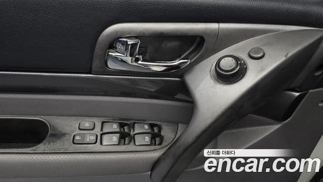 KG모빌리티(SsangYong) Korando 투리스모 4WD LT 9인승, 2015 18