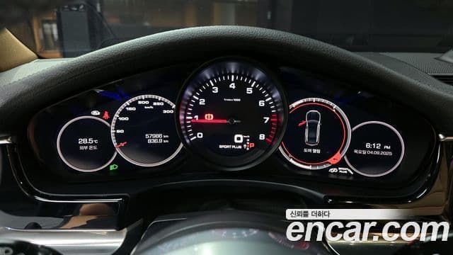 Porsche Panamera (971), 2018 8