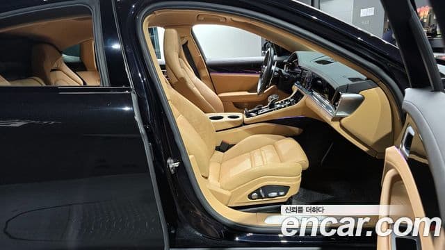 Porsche Panamera (971), 2018 11