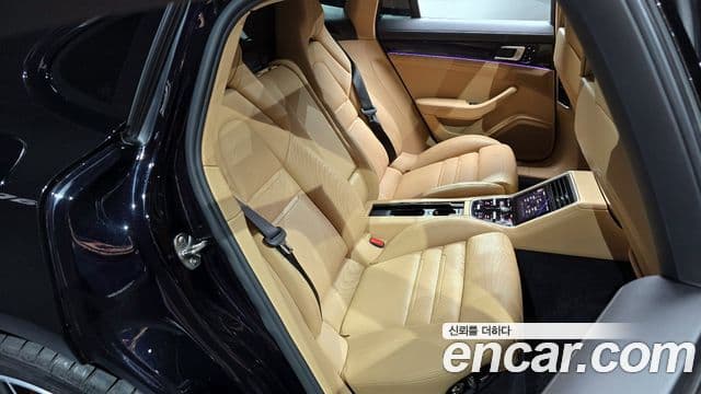 Porsche Panamera (971), 2018 12