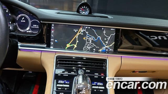 Porsche Panamera (971), 2018 16