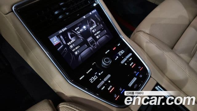 Porsche Panamera (971), 2018 17