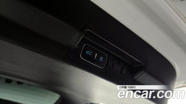 Ford Explorer 6세대, 2020 18