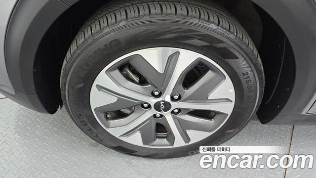 Kia Niro Plus Air, 2023 все фото