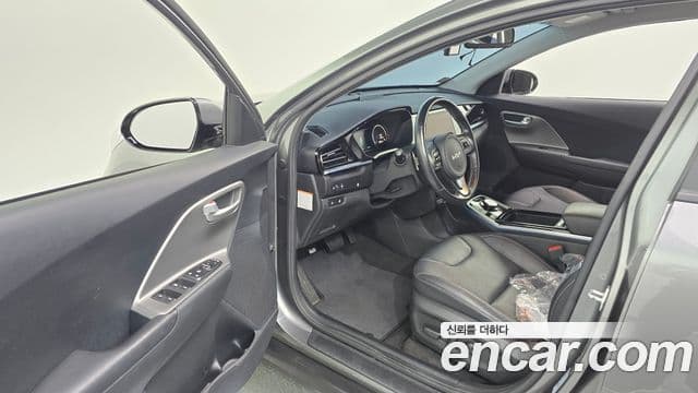 Kia Niro Plus Air, 2023 10