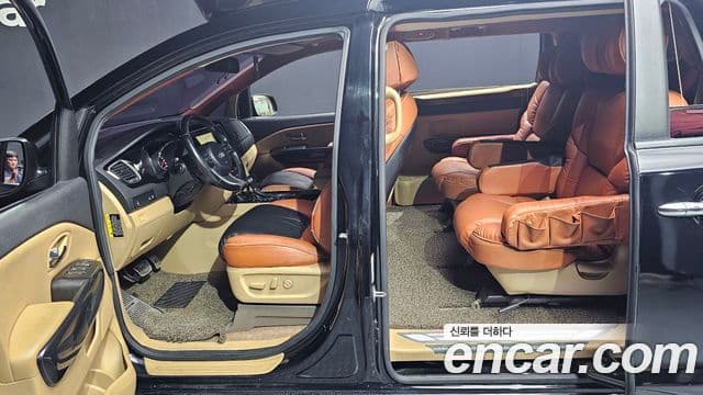 Kia All New Carnival 9인승 High Limousine(компания по спецнадстройкам), 2016 17