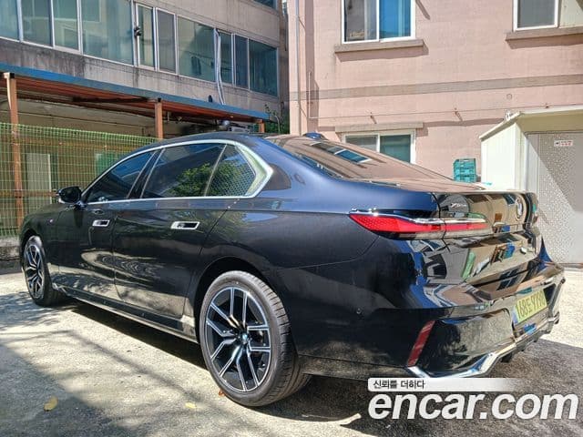 BMW 7시리즈 (G70) 740d xDrive M Sport, 2025 все фото