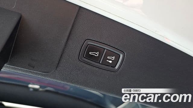 Porsche Cayenne (PO536), 2020 12