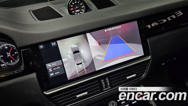 Porsche Cayenne (PO536), 2020 18