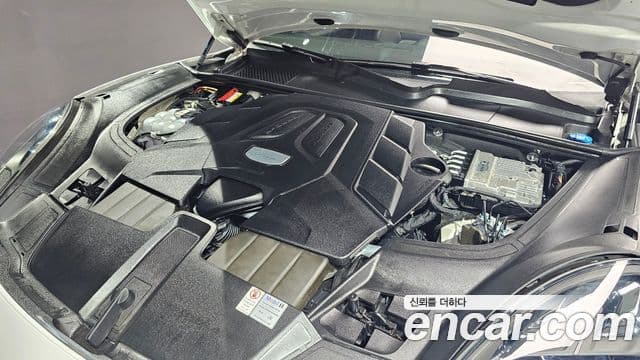 Porsche Cayenne (PO536), 2020 20