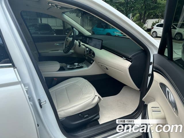 Genesis GV70, 2025 8