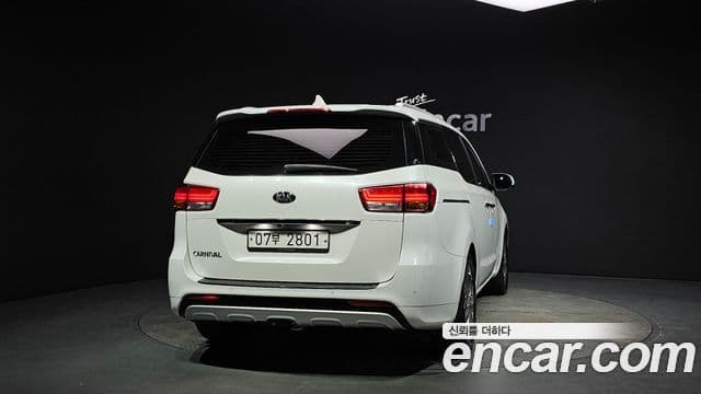 Kia All New Carnival Prestige, 2017 4