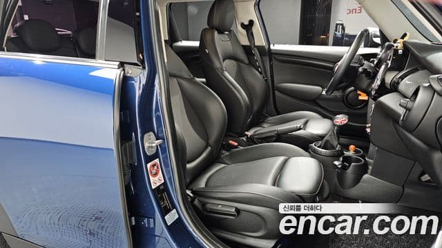 Mini Cooper 3세대, 2015 10