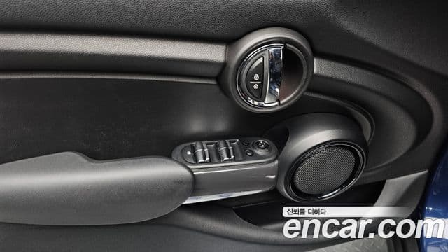 Mini Cooper 3세대, 2015 17