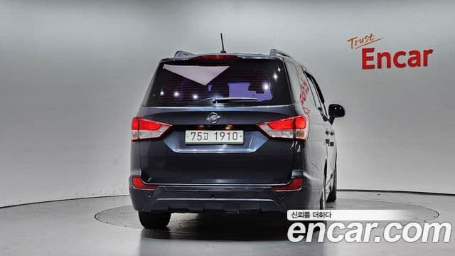 KG모빌리티(SsangYong) Korando 투리스모 4WD GT 11인승, 2014 4