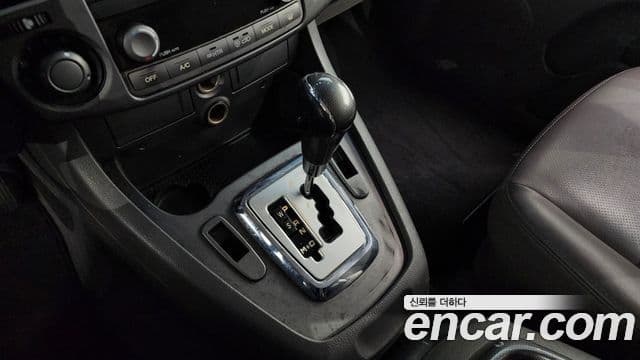 KG모빌리티(SsangYong) Korando 투리스모 4WD GT 11인승, 2014 9