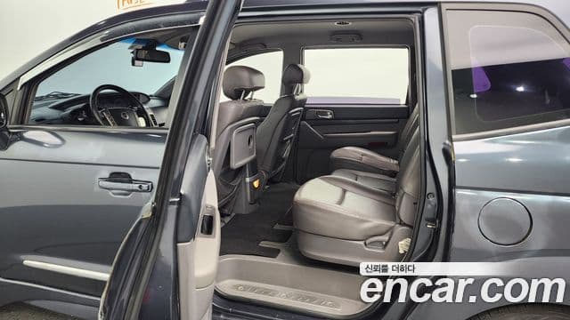 KG모빌리티(SsangYong) Korando 투리스모 4WD GT 11인승, 2014 12