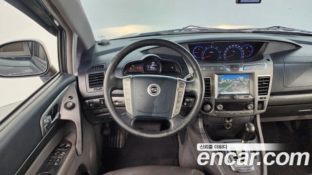 KG모빌리티(SsangYong) Korando 투리스모 4WD GT 11인승, 2014 13