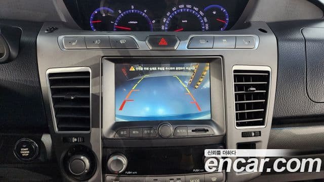 KG모빌리티(SsangYong) Korando 투리스모 4WD GT 11인승, 2014 15