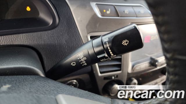 KG모빌리티(SsangYong) Korando 투리스모 4WD GT 11인승, 2014 17