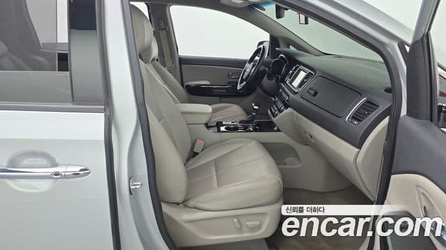 Kia The / новый New Carnival Noblesse, 2019 11