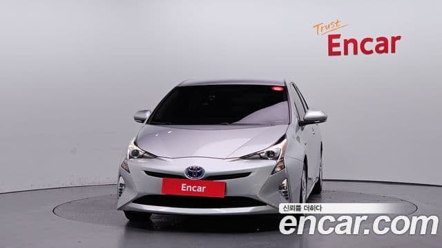 Toyota 프리우스 4세대 1.8 E, 2017 3
