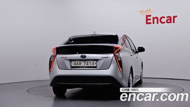 Toyota 프리우스 4세대 1.8 E, 2017 4