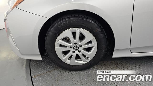 Toyota 프리우스 4세대 1.8 E, 2017 все фото