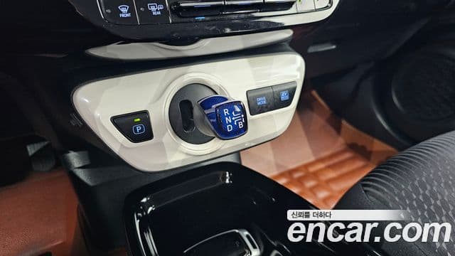 Toyota 프리우스 4세대 1.8 E, 2017 9