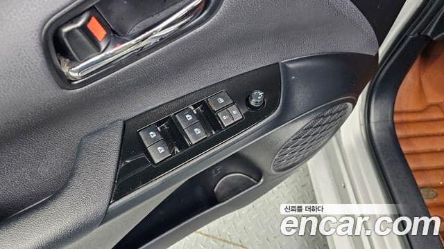 Toyota 프리우스 4세대 1.8 E, 2017 11