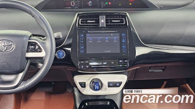Toyota 프리우스 4세대 1.8 E, 2017 13