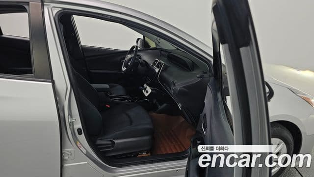 Toyota 프리우스 4세대 1.8 E, 2017 17