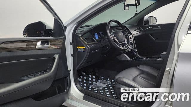 Hyundai LF Sonata 2.0 Smart, 2015 10