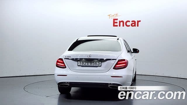 Mercedes-Benz E-класс W213 Avantgarde, 2020 4