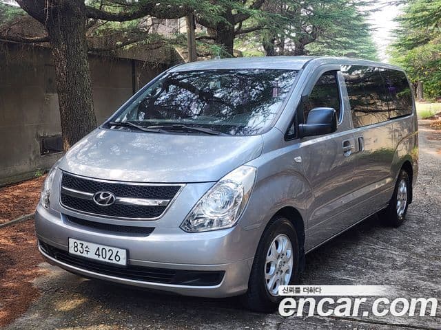 Hyundai Grand Starex CVX Deluxe, 2015 1