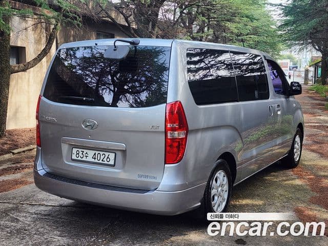 Hyundai Grand Starex CVX Deluxe, 2015 2