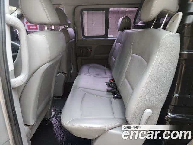 Hyundai Grand Starex CVX Deluxe, 2015 15