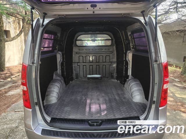 Hyundai Grand Starex CVX Deluxe, 2015 17