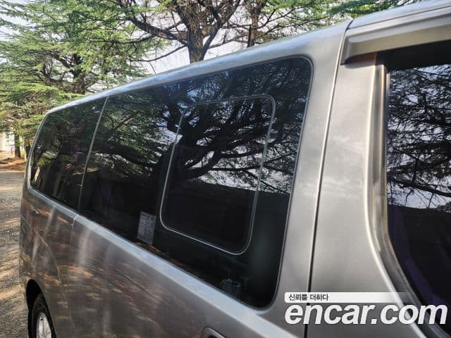 Hyundai Grand Starex CVX Deluxe, 2015 18