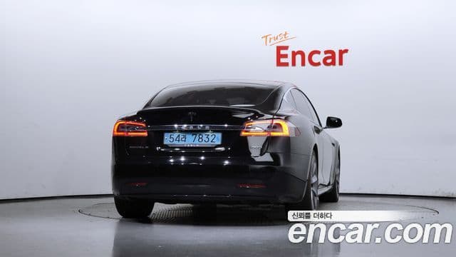 Tesla модель S, 2019 4