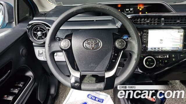 Toyota 프리우스 C, 2019 15