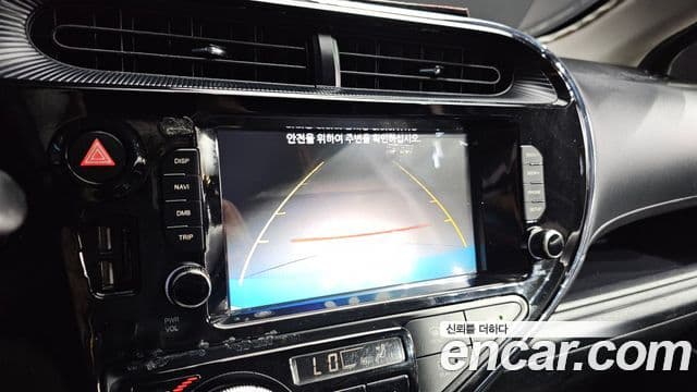 Toyota 프리우스 C, 2019 17