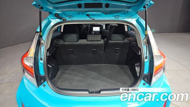 Toyota 프리우스 C, 2019 20