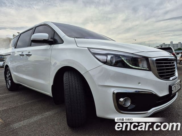 Kia All New Carnival Luxury, 2018 4