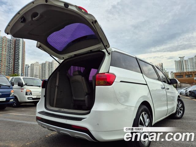 Kia All New Carnival Luxury, 2018 8