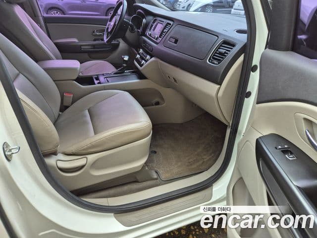 Kia All New Carnival Luxury, 2018 12