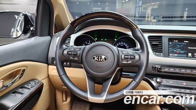 Kia The / новый New Carnival Special, 2020 14