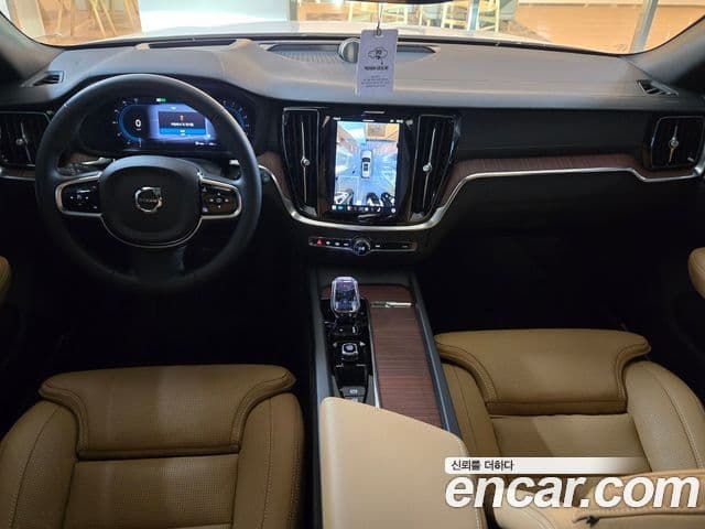 Volvo V60 Cross Country 2세대 B5 Ultra AWD, 2025 7