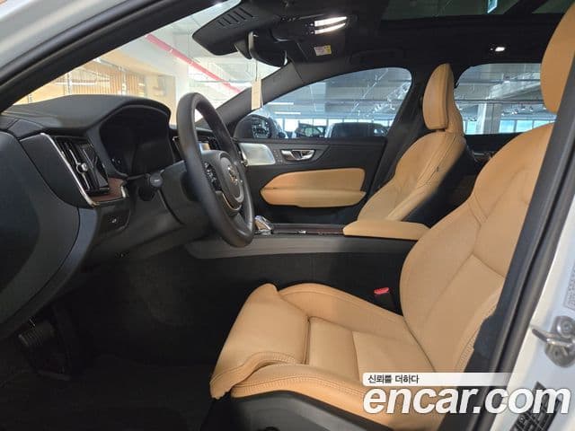 Volvo V60 Cross Country 2세대 B5 Ultra AWD, 2025 10